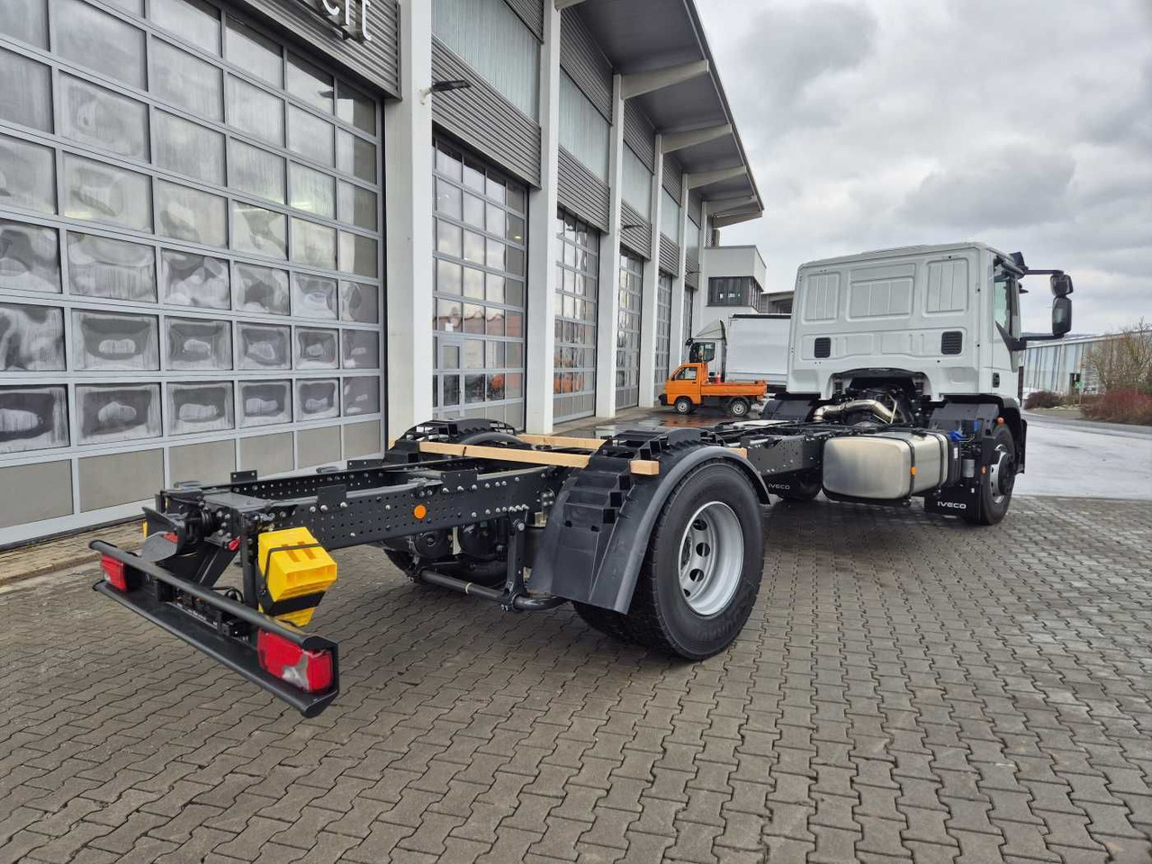 Ny Chassi lastbil Iveco Eurocargo ML180E28/P 4x2 ZF-Automatik 8AP 3Stück: bild 9