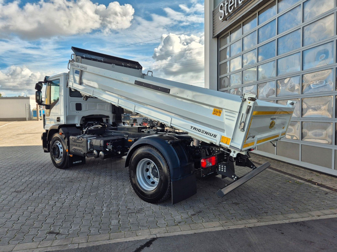 Iveco Eurocargo ML180E32K 4x2 Meiller AHK - Tippbil lastbil: bild 4 Iveco Eurocargo ML180E32K 4x2 Meiller AHK - Tippbil lastbil: bild 4