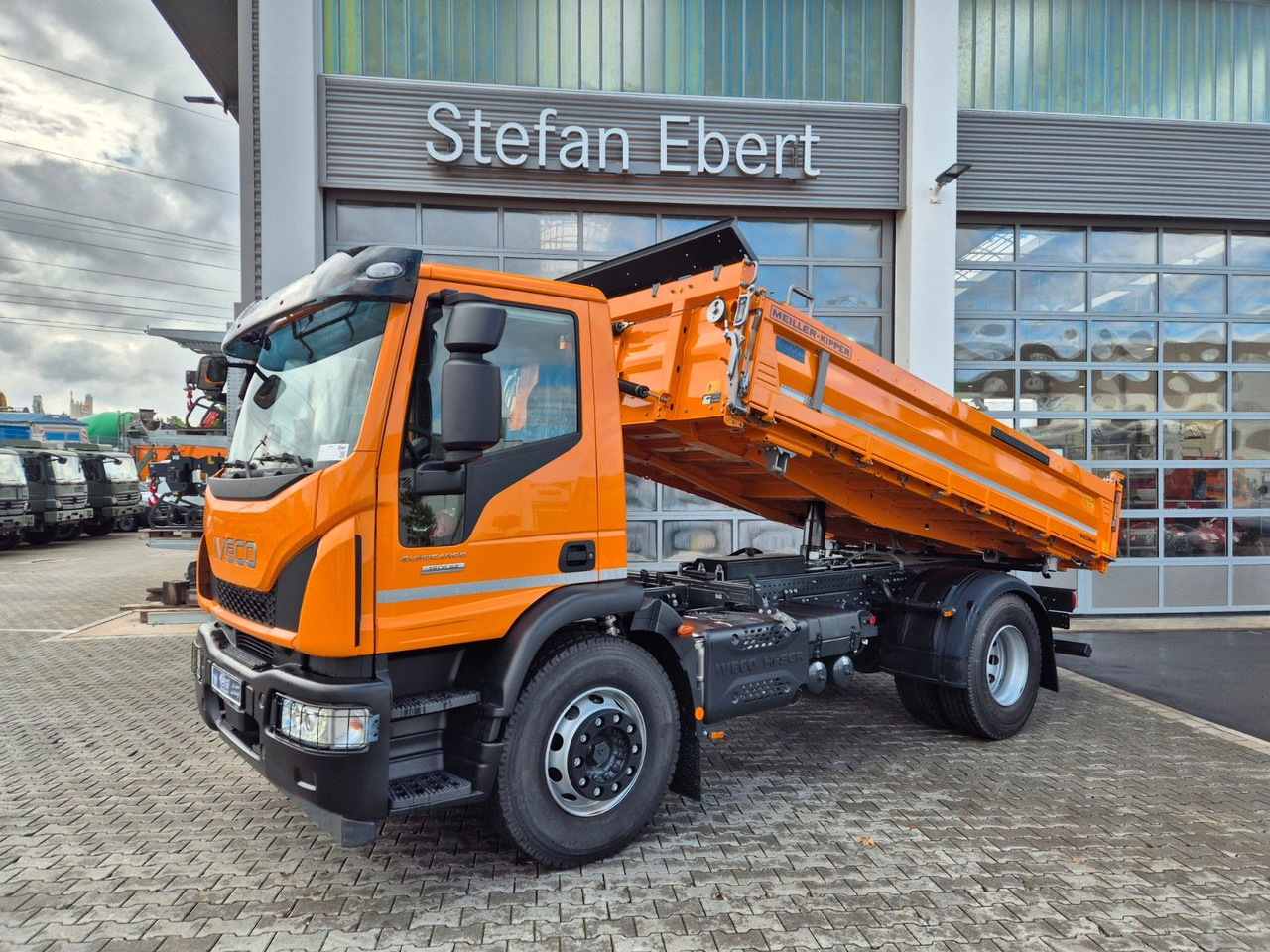 Iveco Eurocargo ML180E32K 4x2 Meiller AHK - Tippbil lastbil: bild 1 Iveco Eurocargo ML180E32K 4x2 Meiller AHK - Tippbil lastbil: bild 1