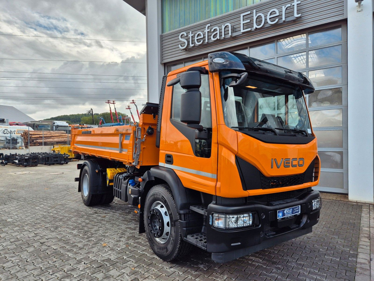 Iveco Eurocargo ML180E32K 4x2 Meiller AHK - Tippbil lastbil: bild 3 Iveco Eurocargo ML180E32K 4x2 Meiller AHK - Tippbil lastbil: bild 3