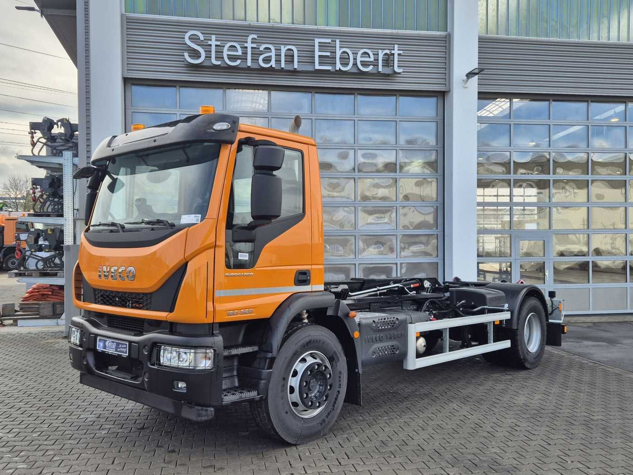 Iveco ML180E32/P HIAB ULT14S51 AHK Standheizung - Lastväxlare lastbil: bild 4 Iveco ML180E32/P HIAB ULT14S51 AHK Standheizung - Lastväxlare lastbil: bild 4
