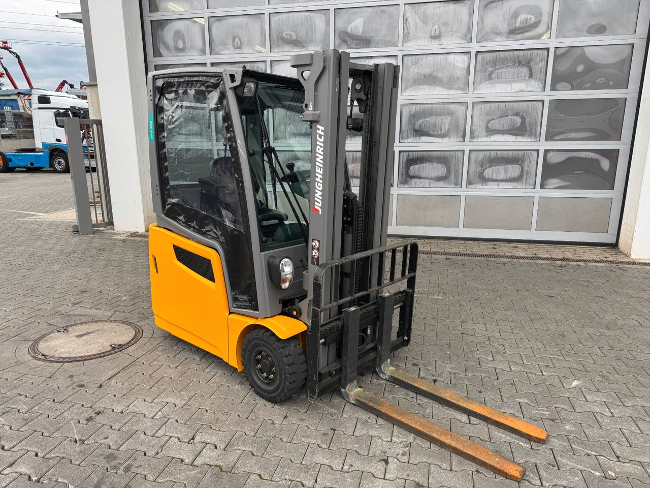 Jungheinrich EFG 215 / Triplex: 4.25m! / SS / 4.168h / 2024 - Eltruck: bild 3 Jungheinrich EFG 215 / Triplex: 4.25m! / SS / 4.168h / 2024 - Eltruck: bild 3