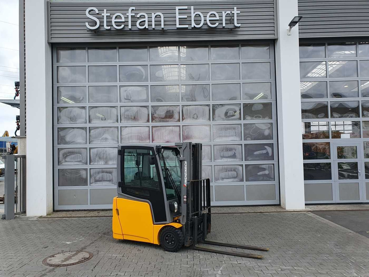 Jungheinrich EFG 215 / Triplex: 4.25m! / SS / 4.297h! - Eltruck: bild 1 Jungheinrich EFG 215 / Triplex: 4.25m! / SS / 4.297h! - Eltruck: bild 1