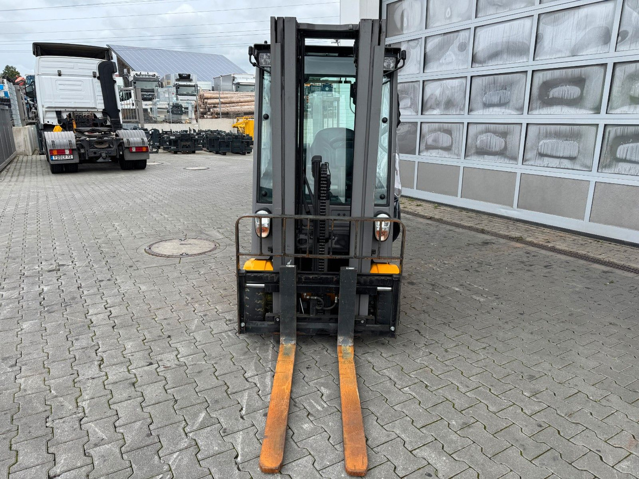Jungheinrich EFG 215 / Triplex: 4.25m! / SS / nur 3.298h! - Eltruck: bild 4 Jungheinrich EFG 215 / Triplex: 4.25m! / SS / nur 3.298h! - Eltruck: bild 4