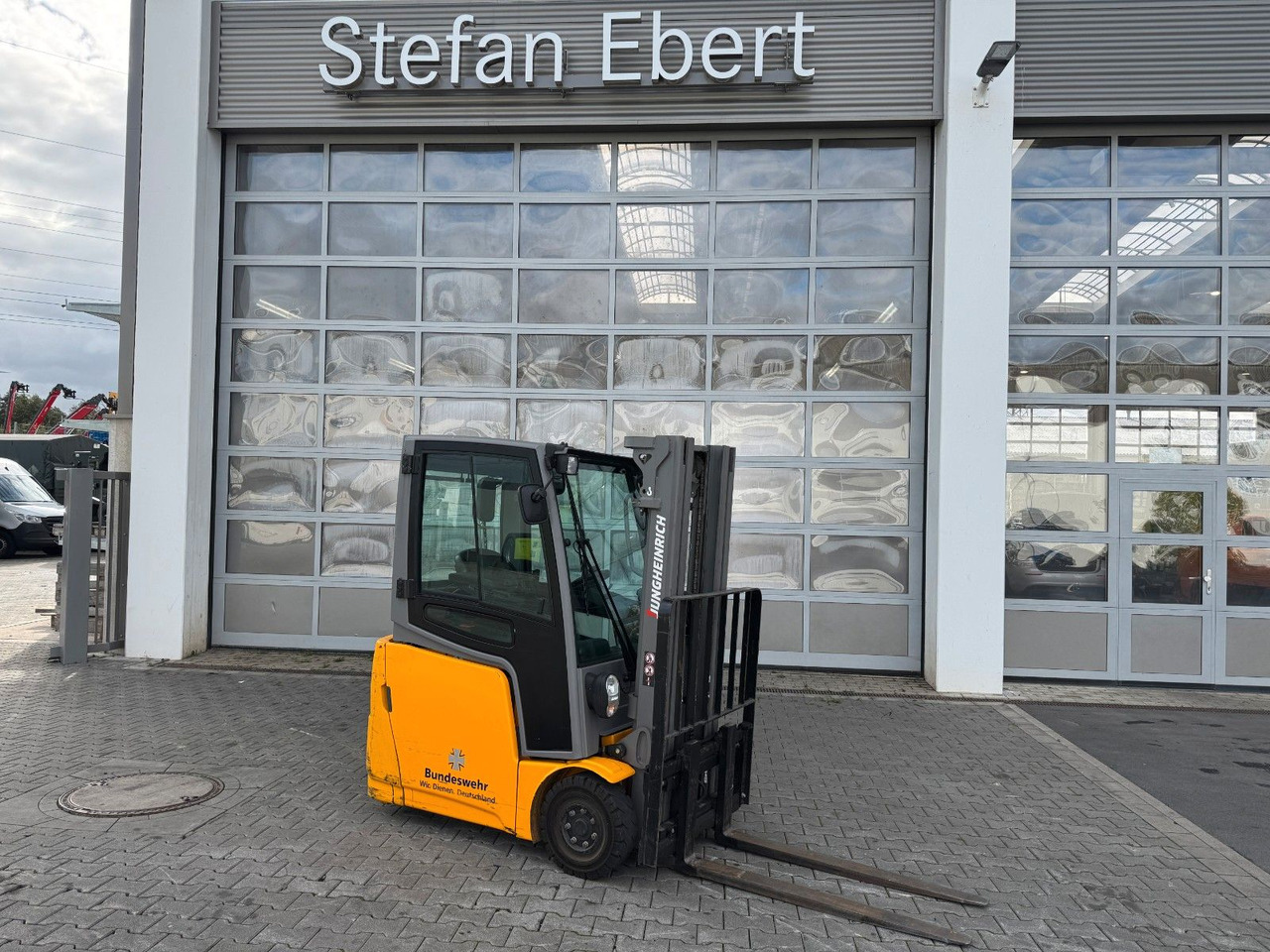 Jungheinrich EFG 215 / Triplex: 4.25m! / SS / nur 716h! - Eltruck: bild 1 Jungheinrich EFG 215 / Triplex: 4.25m! / SS / nur 716h! - Eltruck: bild 1