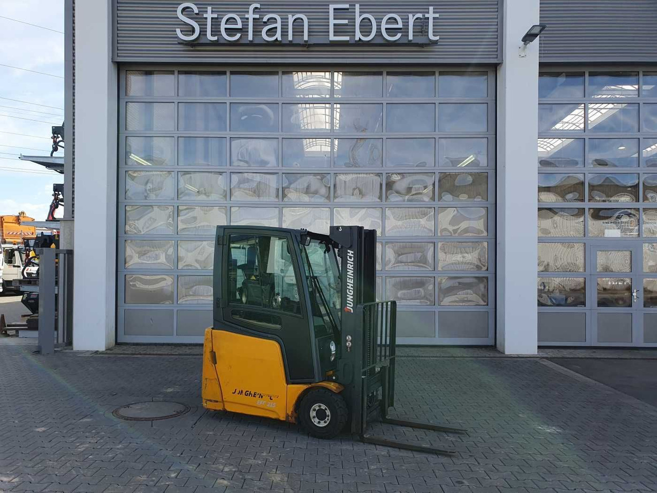 Jungheinrich EFG 215 / Triplex: 4.35m! / SS / nur 2.054h! - Eltruck: bild 1 Jungheinrich EFG 215 / Triplex: 4.35m! / SS / nur 2.054h! - Eltruck: bild 1