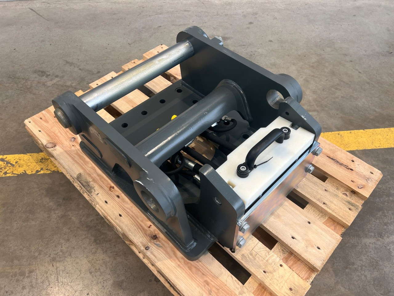 Liebherr Likufix SW48 Adapterplatte NEU lagernd - Redskapsfäste: bild 3 Liebherr Likufix SW48 Adapterplatte NEU lagernd - Redskapsfäste: bild 3