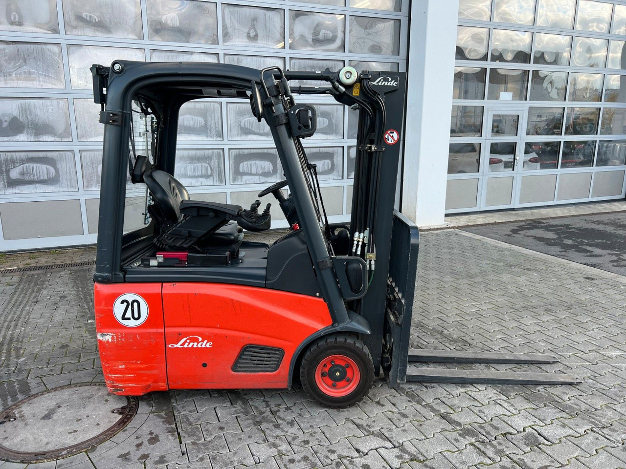 Linde E14 - 01 / Triplex: 4.10m! / SS / nur 986h! - Eltruck: bild 3 Linde E14 - 01 / Triplex: 4.10m! / SS / nur 986h! - Eltruck: bild 3