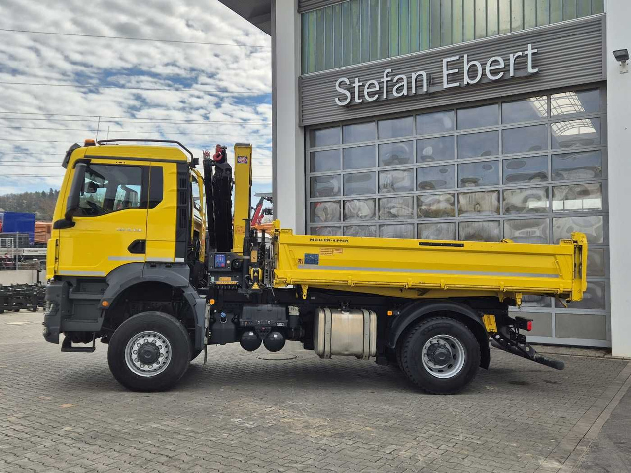 MAN TGS 18.430 4x4 BL Kran HMF 1130K-RCS Funk AHK - Tippbil lastbil: bild 4 MAN TGS 18.430 4x4 BL Kran HMF 1130K-RCS Funk AHK - Tippbil lastbil: bild 4