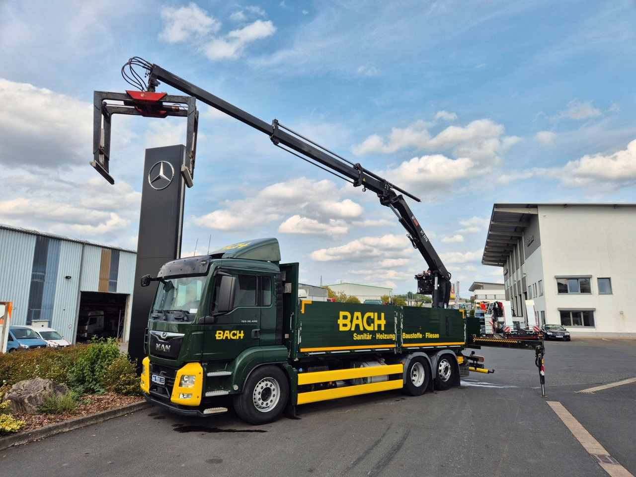 MAN TGS 26.420 6x2-4 LL Hiab 177K PRO 2 Stück - Flakbil, Kranbil: bild 1 MAN TGS 26.420 6x2-4 LL Hiab 177K PRO 2 Stück - Flakbil, Kranbil: bild 1