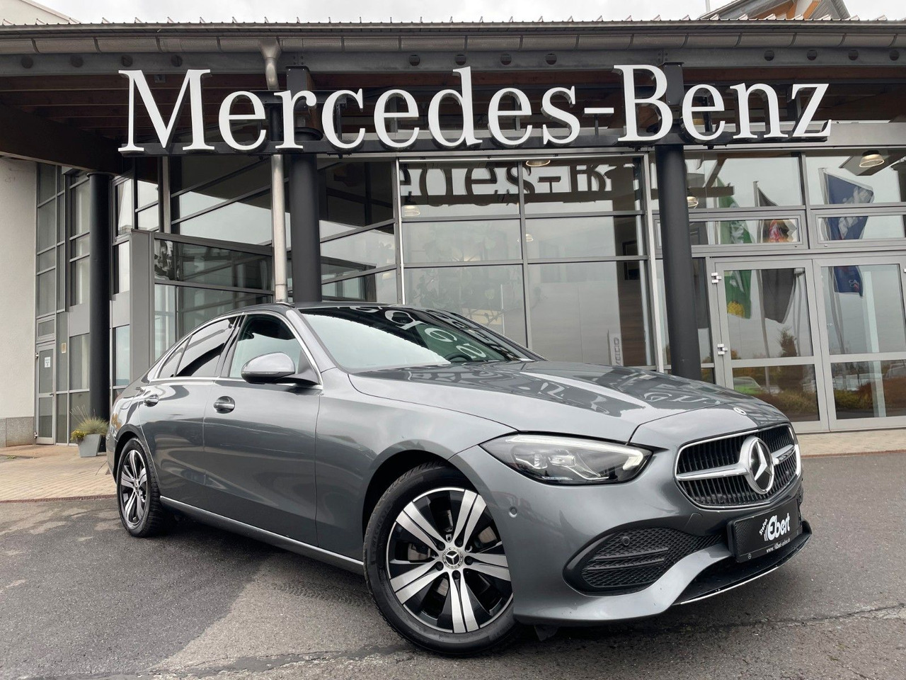 Mercedes-Benz C 180 AVANTGARDE R-Kamera+AHK+TOTW+Ambiente - Sedan: bild 1 Mercedes-Benz C 180 AVANTGARDE R-Kamera+AHK+TOTW+Ambiente - Sedan: bild 1