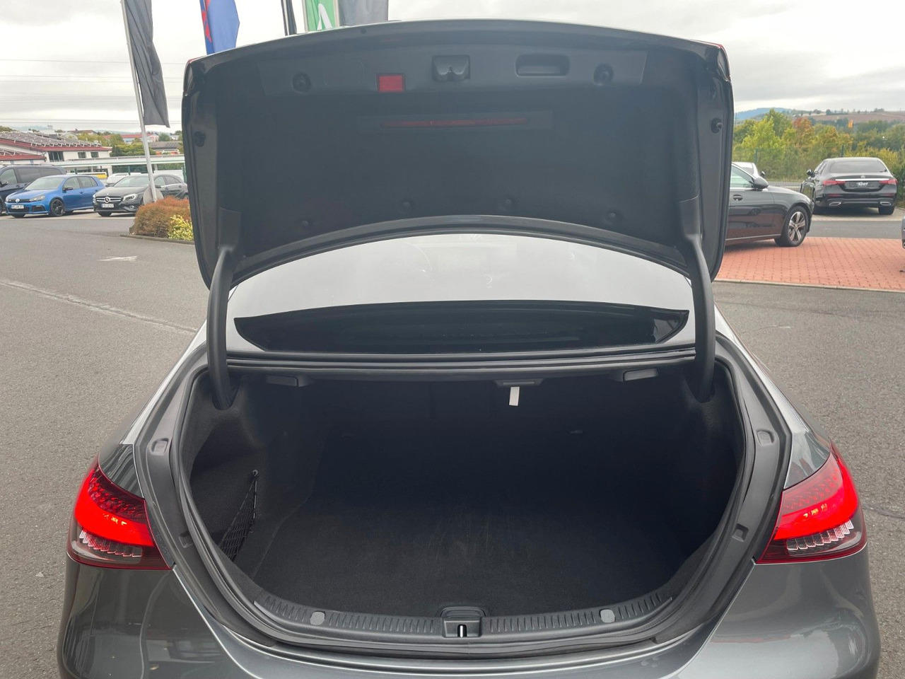 Mercedes-Benz E 220 d AMG+MBeam+Pano+Distr+R-Kamera - Sedan: bild 5 Mercedes-Benz E 220 d AMG+MBeam+Pano+Distr+R-Kamera - Sedan: bild 5