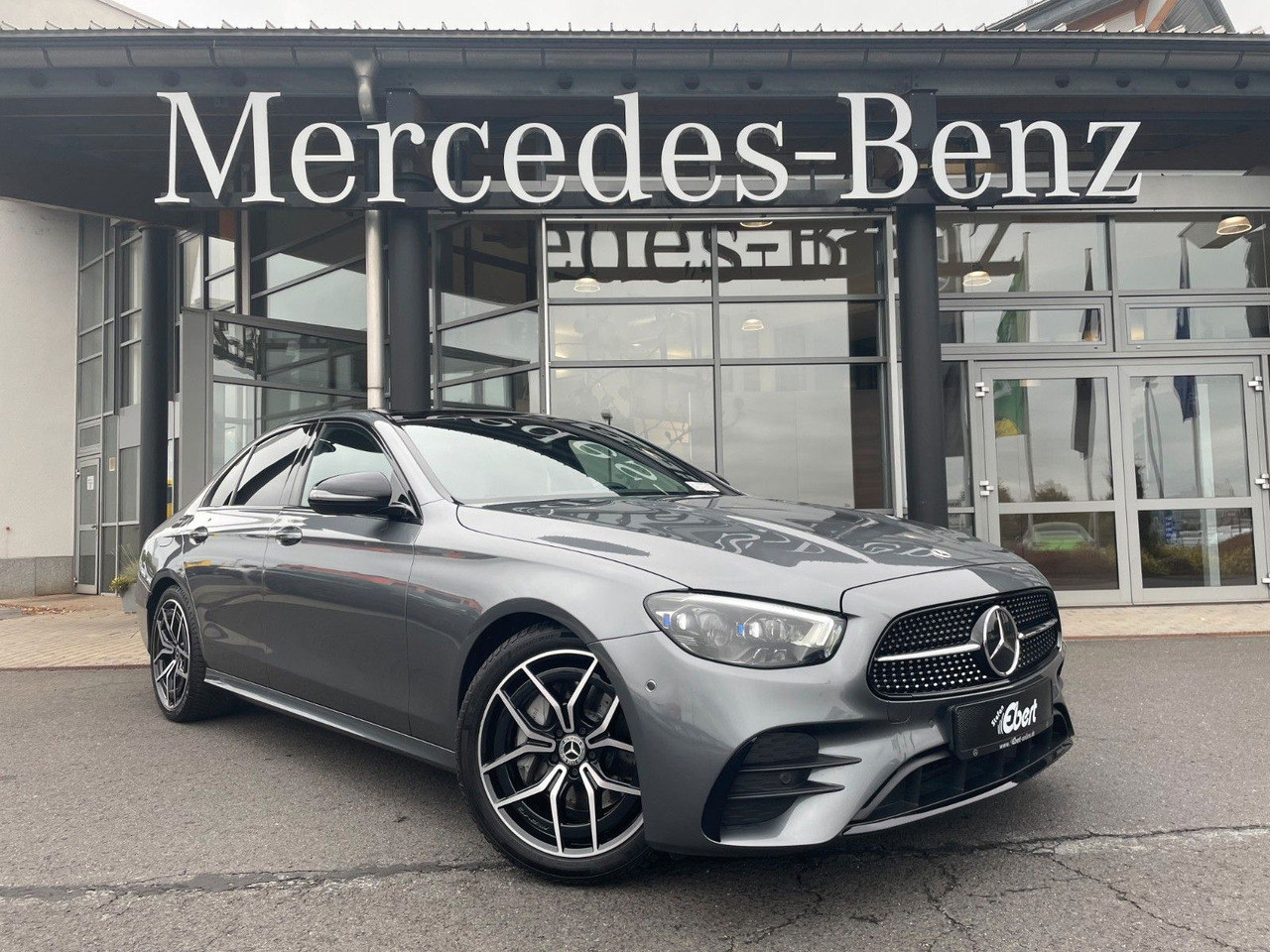 Mercedes-Benz E 220 d AMG+MBeam+Pano+Distr+R-Kamera - Sedan: bild 1 Mercedes-Benz E 220 d AMG+MBeam+Pano+Distr+R-Kamera - Sedan: bild 1
