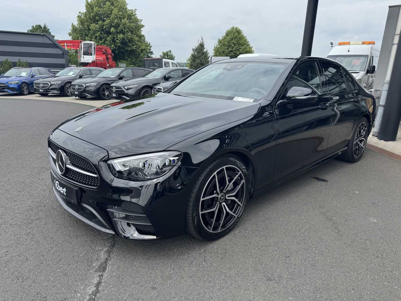 Mercedes-Benz E 220d AMG+Distr+Multibeam+Pano+ Ambiente+Night - Sedan: bild 2 Mercedes-Benz E 220d AMG+Distr+Multibeam+Pano+ Ambiente+Night - Sedan: bild 2