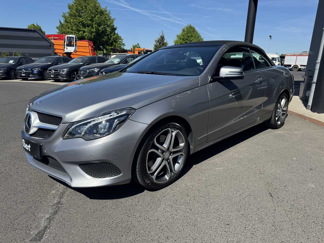 Mercedes-Benz E 300 Cabrio Sportpaket+Distr+Airscarf+SItzKlima - Personbil: bild 2 Mercedes-Benz E 300 Cabrio Sportpaket+Distr+Airscarf+SItzKlima - Personbil: bild 2