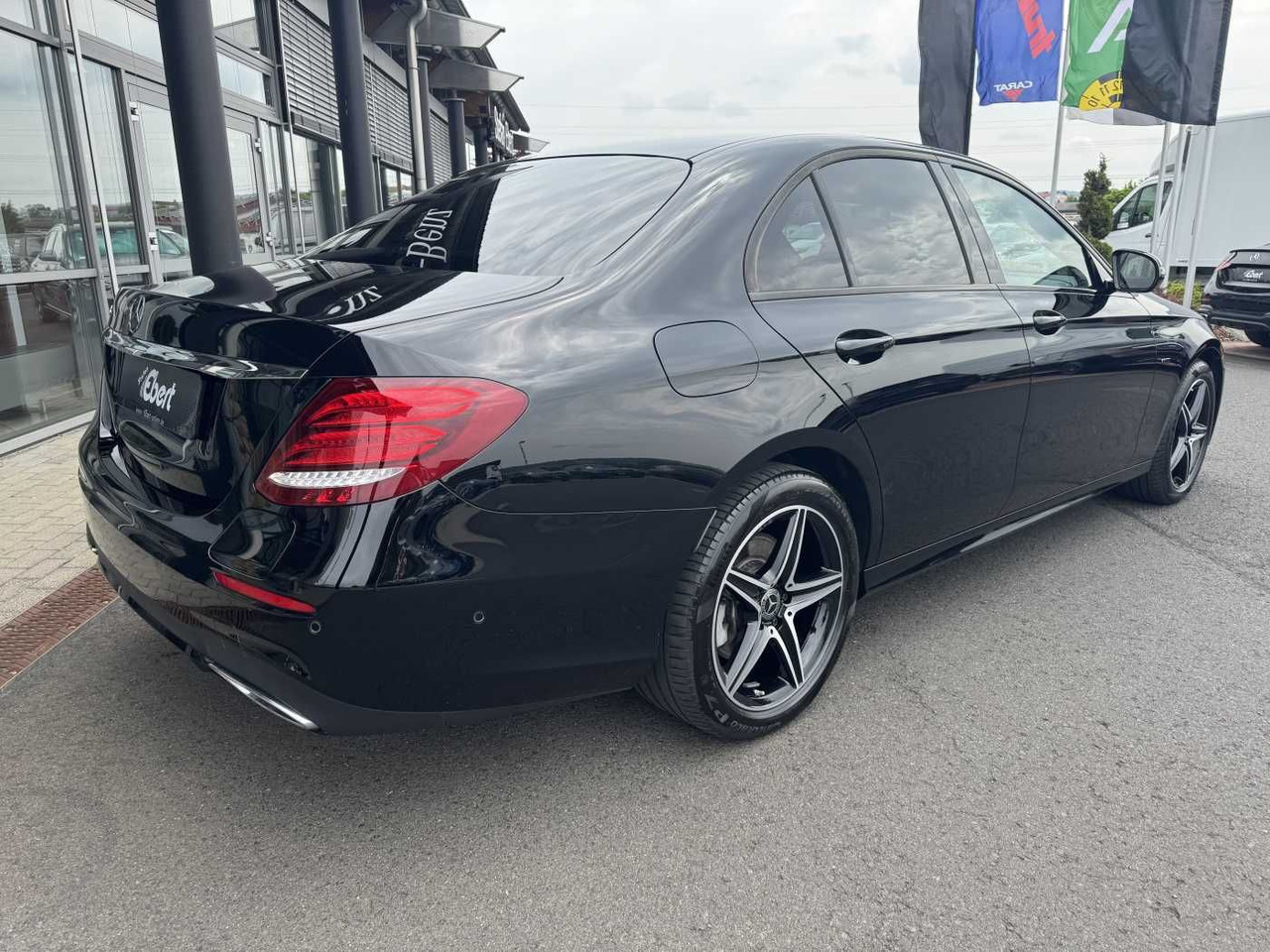 Mercedes-Benz E 300de 9G AMG+Pano+Memory+Ambiente+ RFK+Night - Sedan: bild 4 Mercedes-Benz E 300de 9G AMG+Pano+Memory+Ambiente+ RFK+Night - Sedan: bild 4