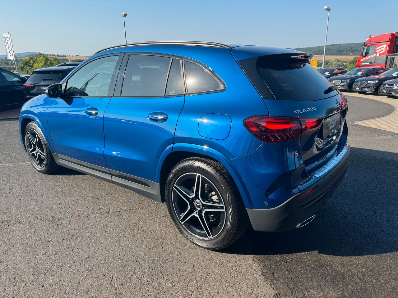 Mercedes-Benz GLA 200 AMG+PANO+DistrPlus+RFK+Night - SUV: bild 3 Mercedes-Benz GLA 200 AMG+PANO+DistrPlus+RFK+Night - SUV: bild 3