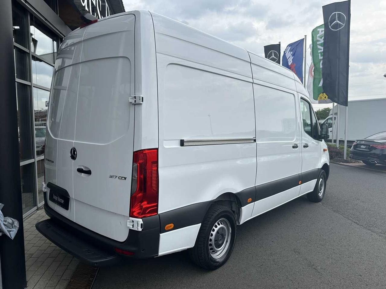 Mercedes-Benz Sprinter 317 CDI 3665 9G Klima 360 MBUX SHZ - Skåpbil: bild 4 Mercedes-Benz Sprinter 317 CDI 3665 9G Klima 360 MBUX SHZ - Skåpbil: bild 4