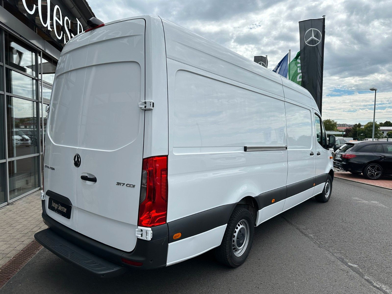 Mercedes-Benz Sprinter 317 CDI 4325 Klima 360 Schwing SHZ - Skåpbil: bild 4 Mercedes-Benz Sprinter 317 CDI 4325 Klima 360 Schwing SHZ - Skåpbil: bild 4