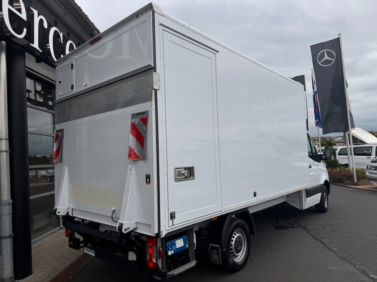 Mercedes-Benz Sprinter 317 CDI 4325 Koffer LBW Klima Kamera - Volymskåp: bild 4 Mercedes-Benz Sprinter 317 CDI 4325 Koffer LBW Klima Kamera - Volymskåp: bild 4