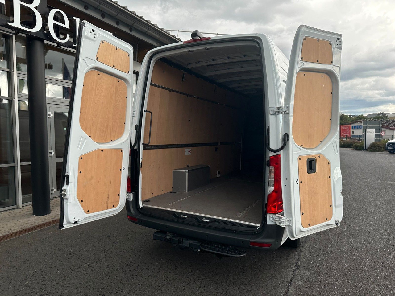 Mercedes-Benz Sprinter 317 CDI 9G 4325 Klima Kamera SHZ AHK - Skåpbil: bild 5 Mercedes-Benz Sprinter 317 CDI 9G 4325 Klima Kamera SHZ AHK - Skåpbil: bild 5