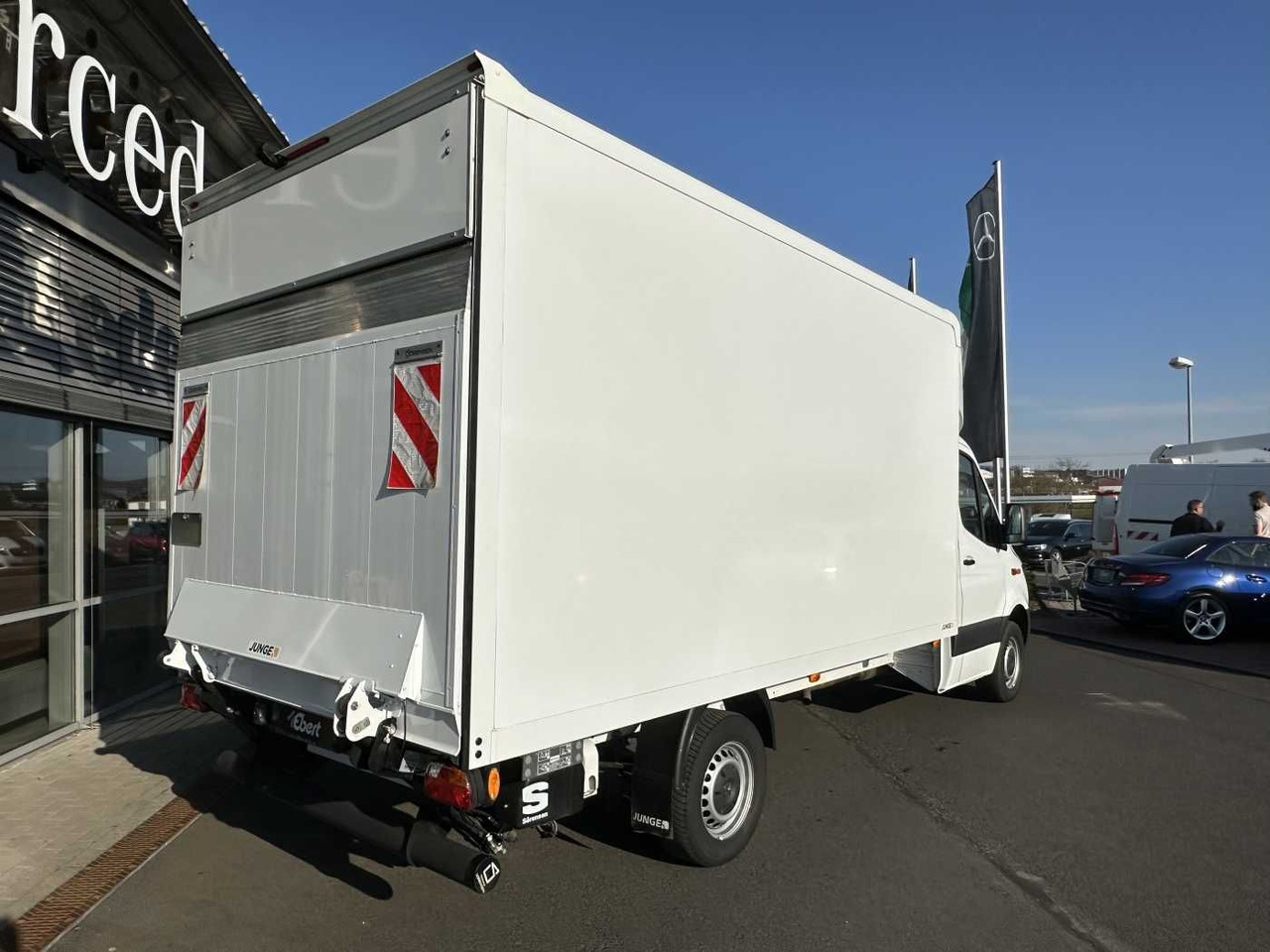 Mercedes-Benz Sprinter 317 CDI Koffer LBW Klima Kamera SHZ - Volymskåp: bild 4 Mercedes-Benz Sprinter 317 CDI Koffer LBW Klima Kamera SHZ - Volymskåp: bild 4