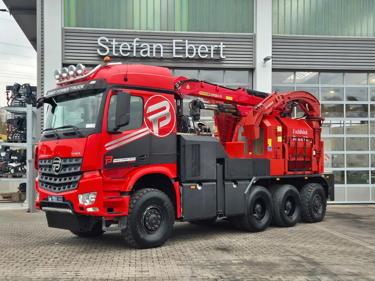 Mercedes-Benz TUROX 8x8 Eschlböck Biber 92 Holzhacker / 1.512h - Timmerbil, Kranbil: bild 1 Mercedes-Benz TUROX 8x8 Eschlböck Biber 92 Holzhacker / 1.512h - Timmerbil, Kranbil: bild 1