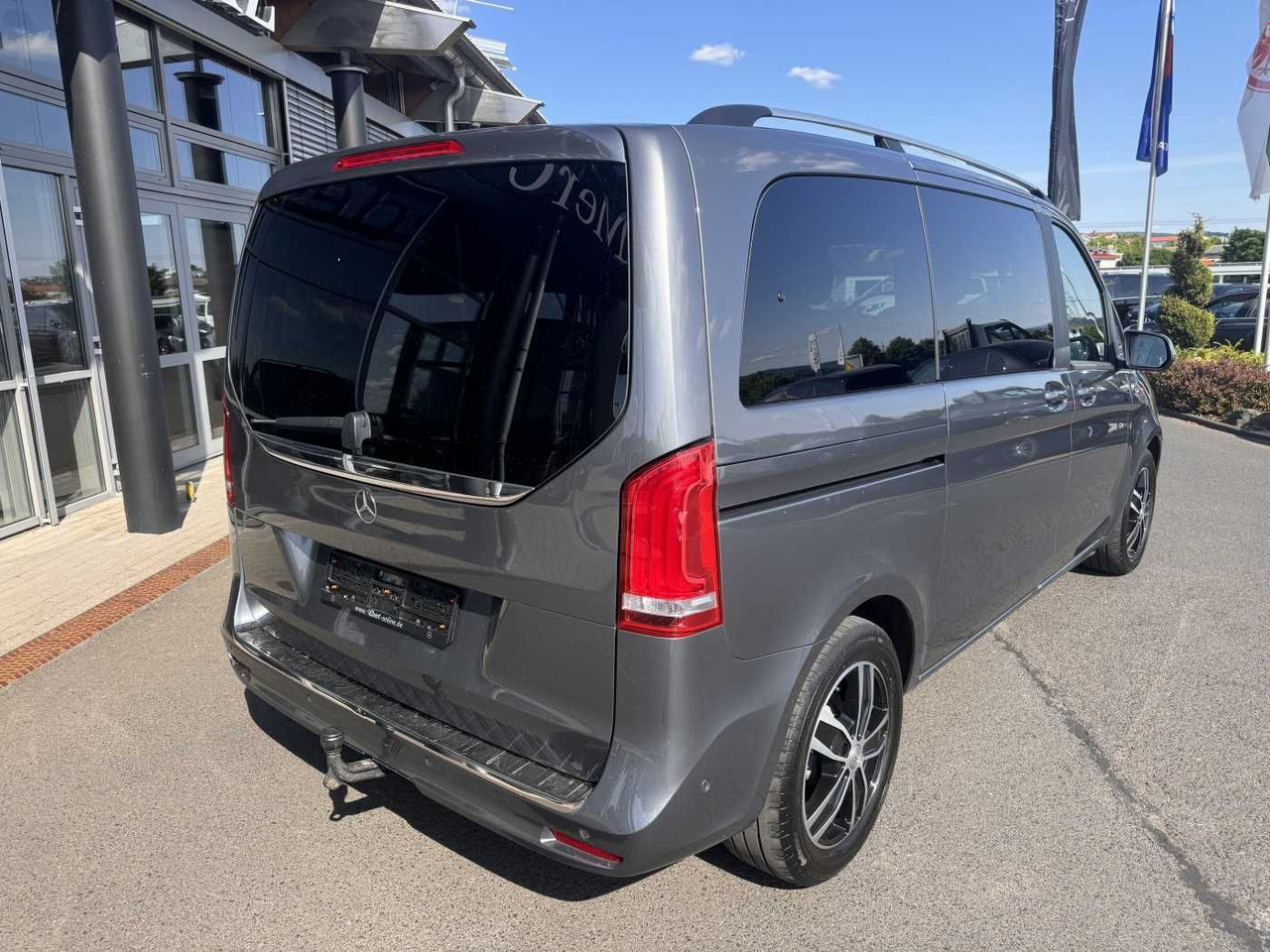 Mercedes-Benz V 220 d EDITION Liege-Paket AHK2,5 LED DAB MBUX - Personbil: bild 4 Mercedes-Benz V 220 d EDITION Liege-Paket AHK2,5 LED DAB MBUX - Personbil: bild 4