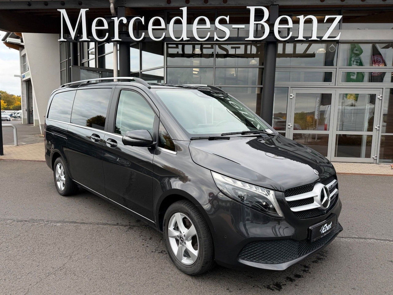 Mercedes-Benz V 250 AVANTGARDE ED AHK Tisch 6Sitze - Persontransport: bild 1 Mercedes-Benz V 250 AVANTGARDE ED AHK Tisch 6Sitze - Persontransport: bild 1