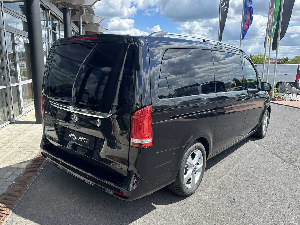 Mercedes-Benz V 250 d EDITION ILS Panorama Kamera 8Sitze - Persontransport: bild 4 Mercedes-Benz V 250 d EDITION ILS Panorama Kamera 8Sitze - Persontransport: bild 4