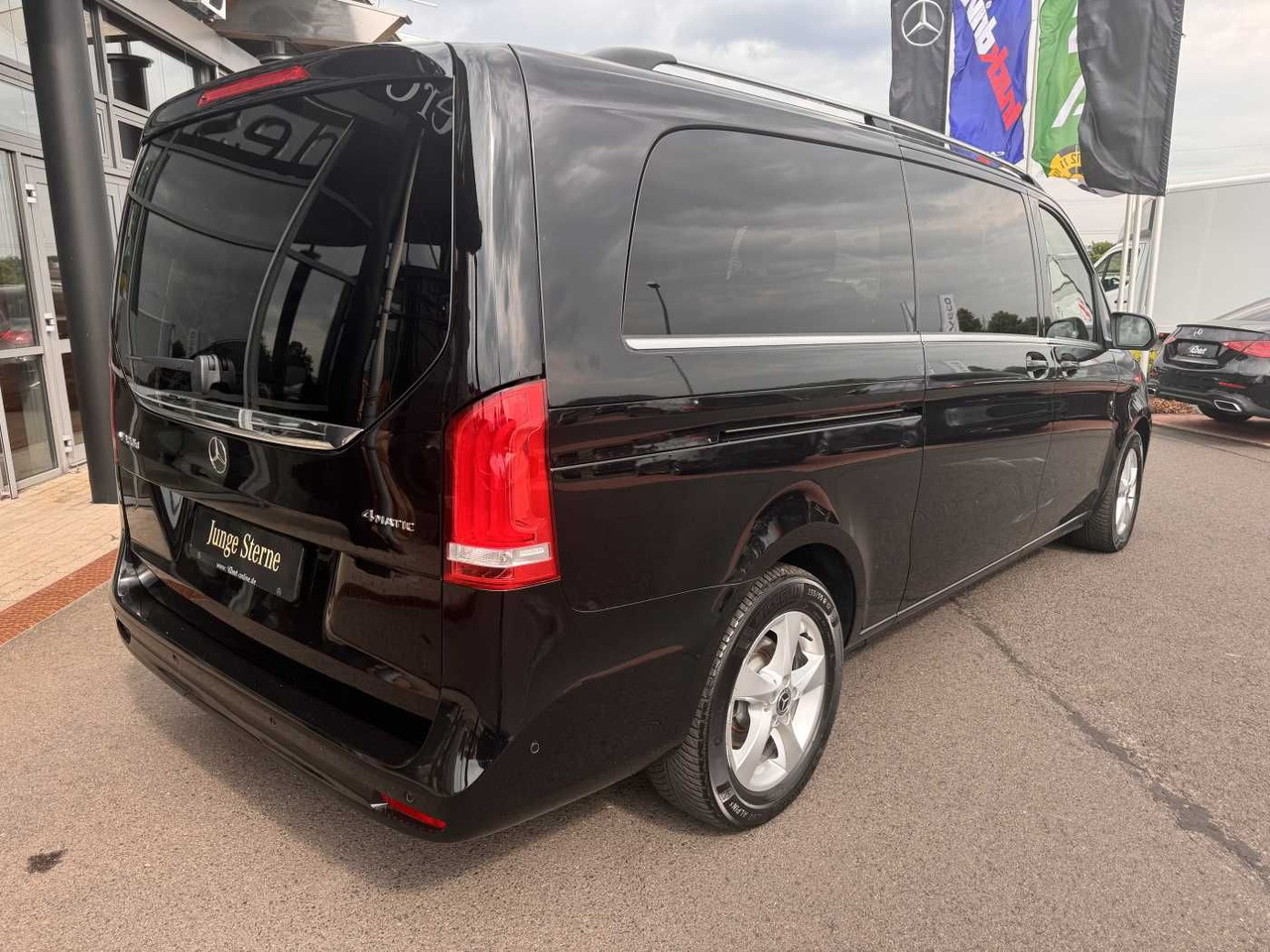 Mercedes-Benz V 300 d 4MATIC AVA 3430 AHK2,5 DISTRONIC 360 - Persontransport: bild 4 Mercedes-Benz V 300 d 4MATIC AVA 3430 AHK2,5 DISTRONIC 360 - Persontransport: bild 4