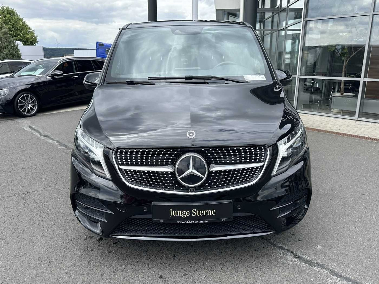 Mercedes-Benz V 300 d 4MATIC EXCLUSIVE AMG Panorama DISTRONIC - Personbil: bild 2 Mercedes-Benz V 300 d 4MATIC EXCLUSIVE AMG Panorama DISTRONIC - Personbil: bild 2