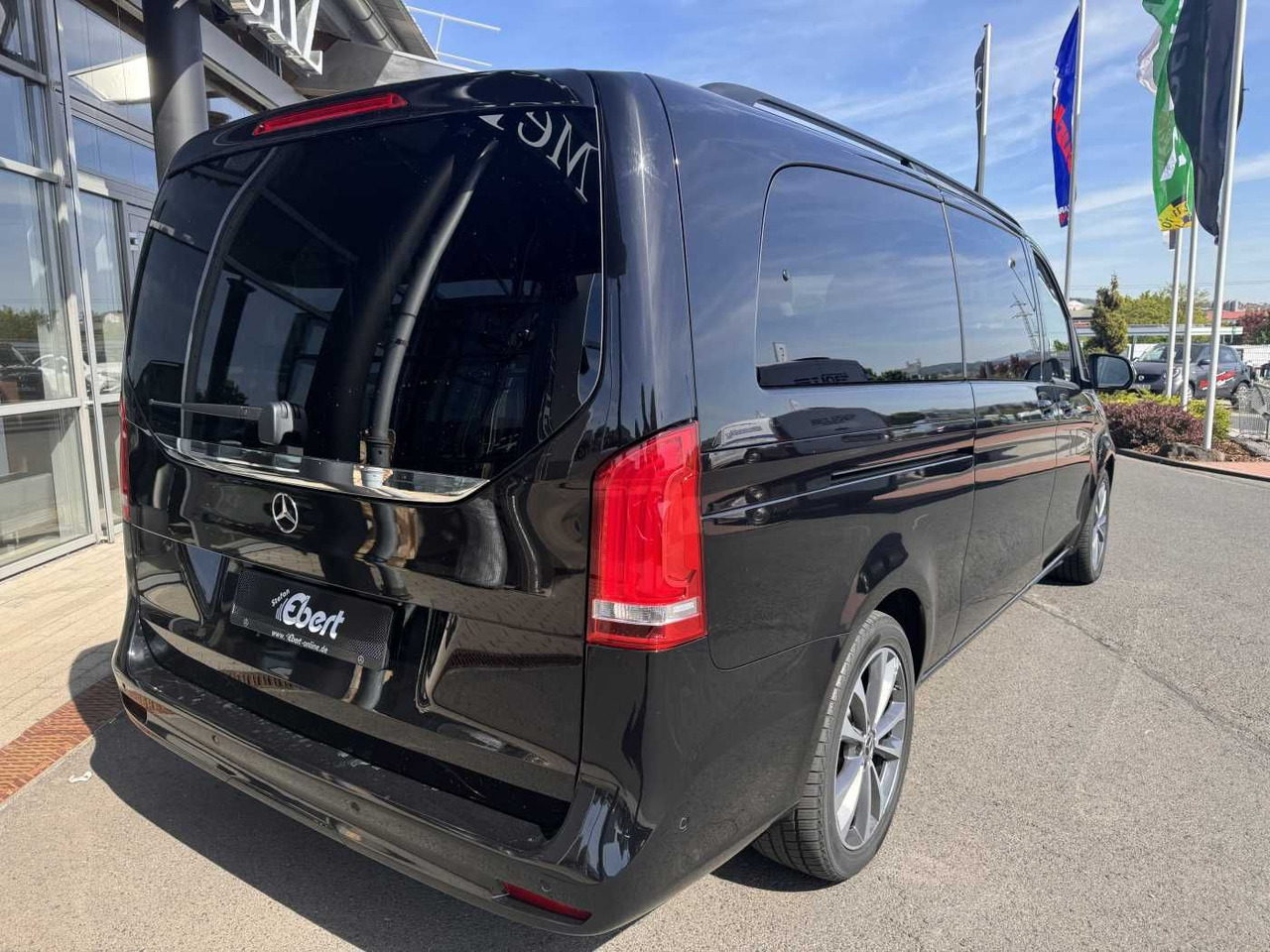 Mercedes-Benz V 300 d AVA Extralang AIRMATIC Standheiz 360Kam - Persontransport: bild 4 Mercedes-Benz V 300 d AVA Extralang AIRMATIC Standheiz 360Kam - Persontransport: bild 4