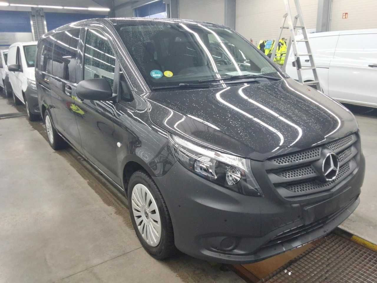 Mercedes-Benz Vito 116 CDI Tourer 2xKlima AHK Kamera Audio40 - Persontransport: bild 2 Mercedes-Benz Vito 116 CDI Tourer 2xKlima AHK Kamera Audio40 - Persontransport: bild 2