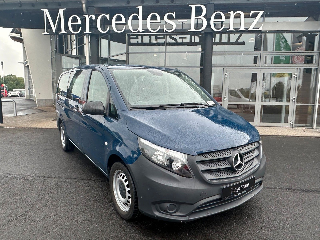Mercedes-Benz Vito 119 CDI Tourer 3200 Klima AHK Tempomat - Persontransport: bild 1 Mercedes-Benz Vito 119 CDI Tourer 3200 Klima AHK Tempomat - Persontransport: bild 1