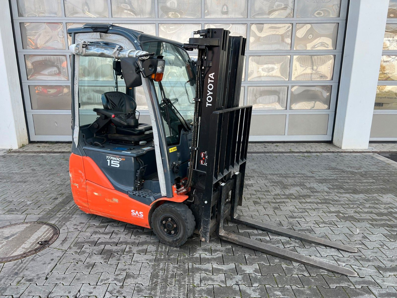 Toyota 8FBET15 / Triplex: 4.30m / nur 1.187h! / SS - Eltruck: bild 2 Toyota 8FBET15 / Triplex: 4.30m / nur 1.187h! / SS - Eltruck: bild 2