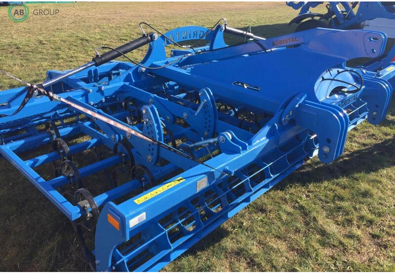 AGRISTAL Hydraulically folding seedbed cultivator/ - Kultivator: bild 2 AGRISTAL Hydraulically folding seedbed cultivator/ - Kultivator: bild 2