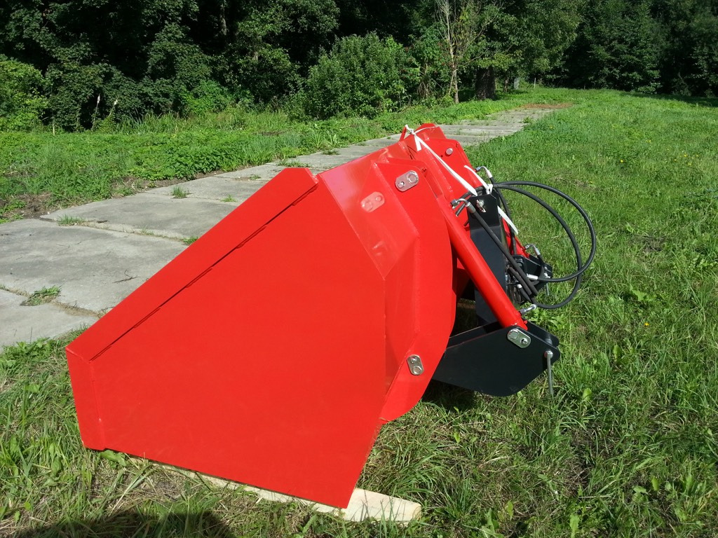 Agromet bucket with hydraulics ŁH-2500 for tractor - Lastarskopa för Lantbruksmaskiner: bild 1 Agromet bucket with hydraulics ŁH-2500 for tractor - Lastarskopa för Lantbruksmaskiner: bild 1