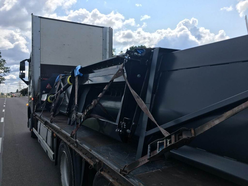 Agrospecmasz Cueilleur/ Heder / Жатка/ Przystawka - Skärbord för solrosor: bild 1 Agrospecmasz Cueilleur/ Heder / Жатка/ Przystawka - Skärbord för solrosor: bild 1