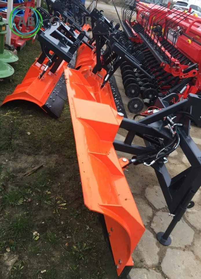 Metal-Technik straight snow plow 2m - Snöplog för Lantbruksmaskiner: bild 1 Metal-Technik straight snow plow 2m - Snöplog för Lantbruksmaskiner: bild 1