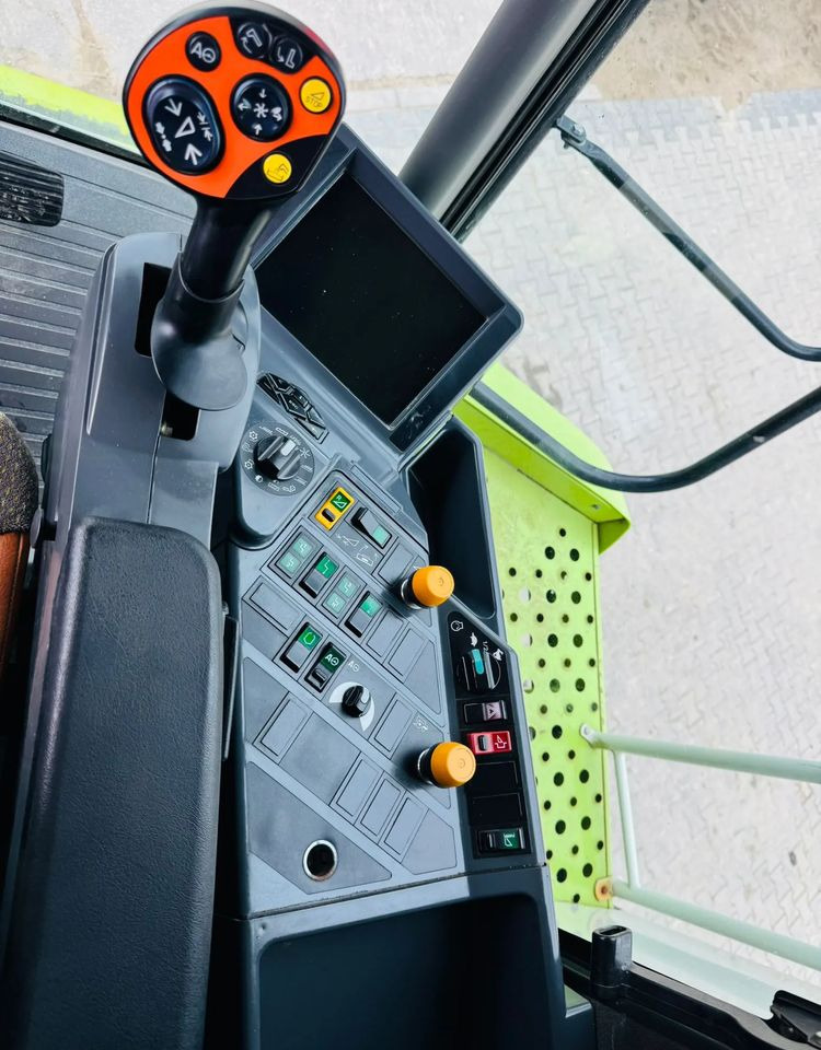 Claas Lexion 550 - Skördetröska: bild 2 Claas Lexion 550 - Skördetröska: bild 2