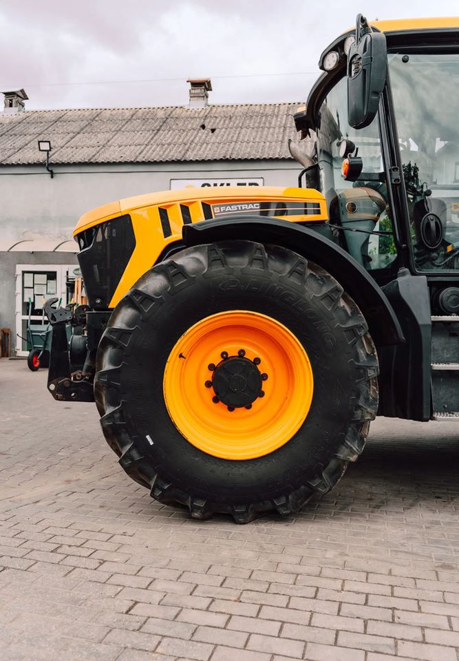 JCB Fastrac 4220 - Traktor: bild 2 JCB Fastrac 4220 - Traktor: bild 2