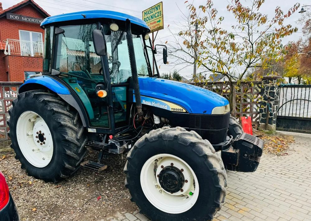 New Holland TD5050 - Traktor: bild 3 New Holland TD5050 - Traktor: bild 3