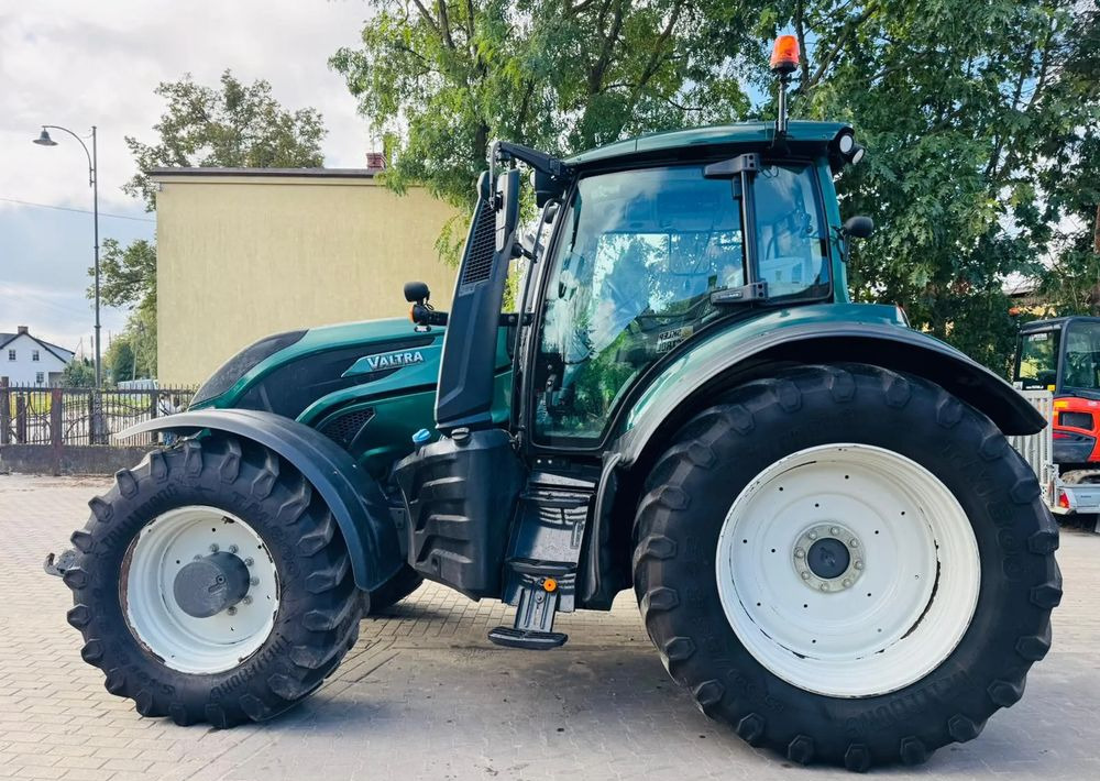 Valtra T214 Versu - Traktor: bild 4 Valtra T214 Versu - Traktor: bild 4