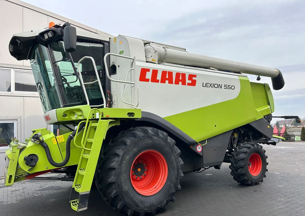 Claas Lexion 550 - Traktor: bild 1 Claas Lexion 550 - Traktor: bild 1