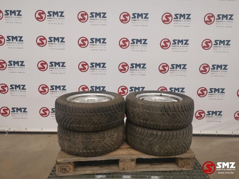 Mercedes-Benz Occ Band Dunlop M+S met velg 225/55R16 95H - Däck för Lastbil: bild 1 Mercedes-Benz Occ Band Dunlop M+S met velg 225/55R16 95H - Däck för Lastbil: bild 1