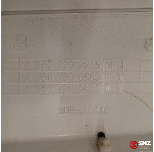Mercedes-Benz Occ set cabinespoilers Mercedes - Aerodynamik/ Spoiler för Lastbil: bild 5 Mercedes-Benz Occ set cabinespoilers Mercedes - Aerodynamik/ Spoiler för Lastbil: bild 5