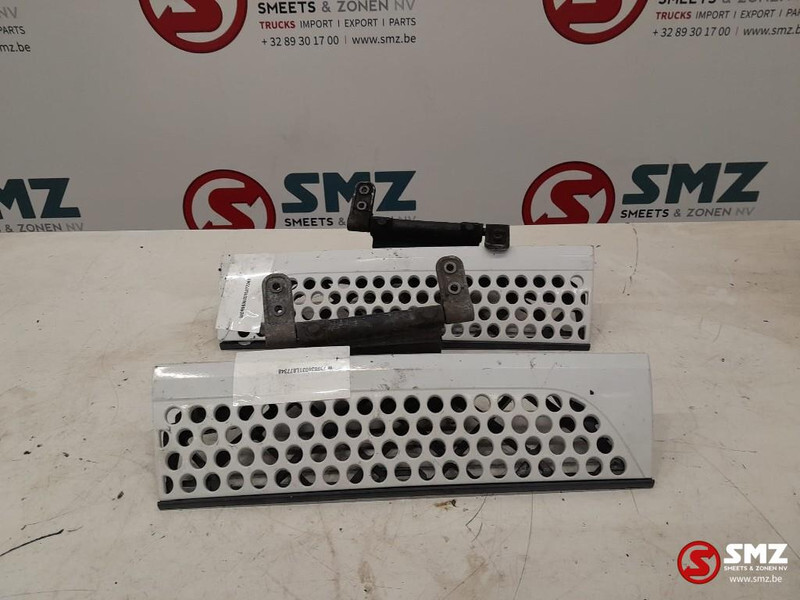 Mercedes-Benz Occ set radiatorgrille + opstap links en rechts Me - Galler för Lastbil: bild 1 Mercedes-Benz Occ set radiatorgrille + opstap links en rechts Me - Galler för Lastbil: bild 1