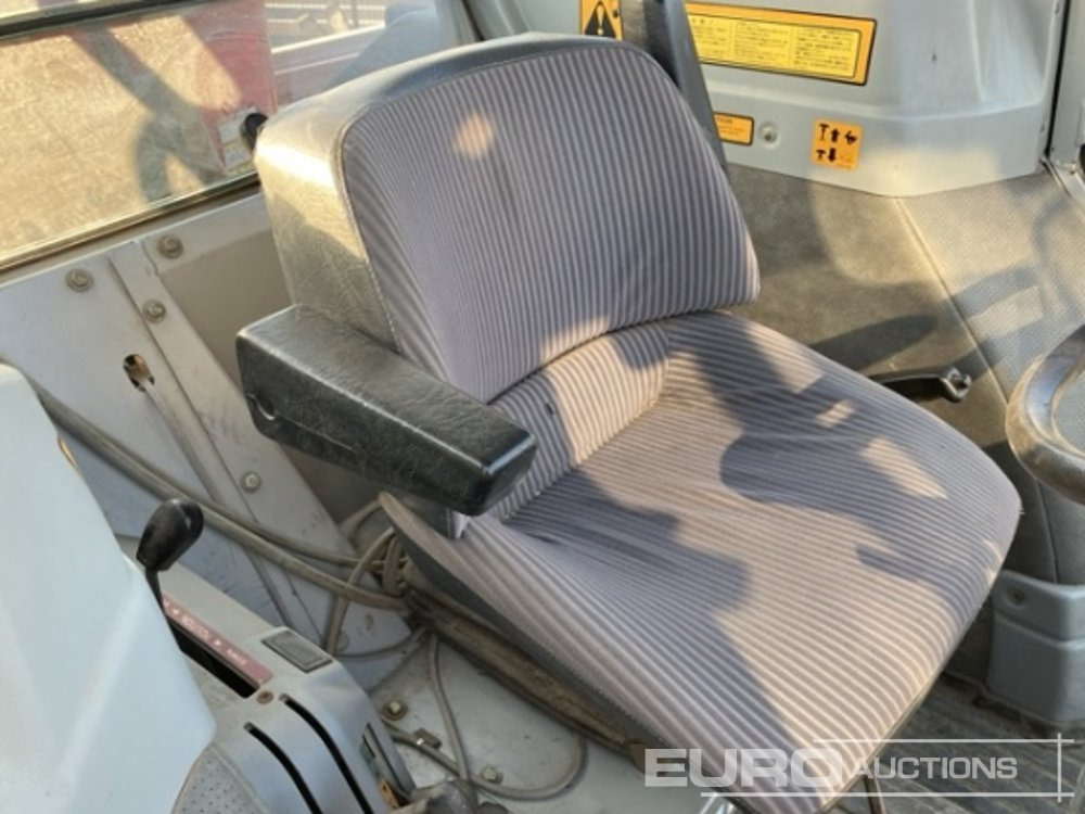 1996 Massey Ferguson 382 4WD Tractor A/C - Traktor: bild 3 1996 Massey Ferguson 382 4WD Tractor A/C - Traktor: bild 3