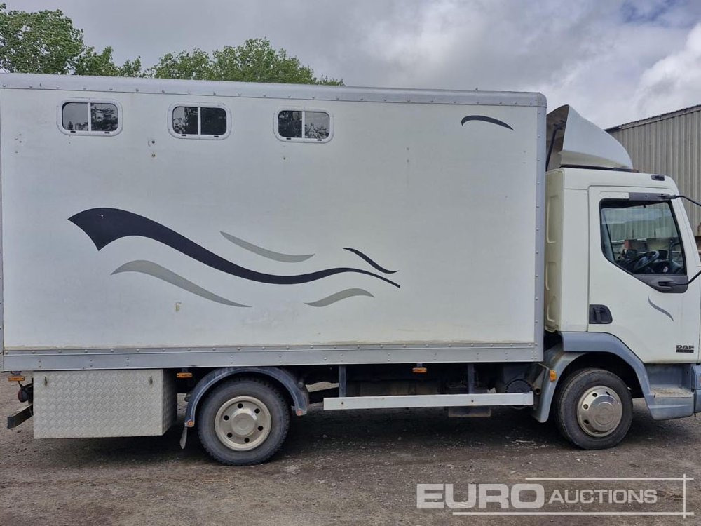 2006 DAF 45.150 - Djurtransport lastbil: bild 3 2006 DAF 45.150 - Djurtransport lastbil: bild 3